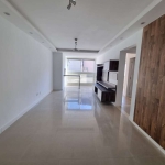 apartamento no condominio hibiscos para venda. living amplo para tres ambientes, sendo jantar, estar, espaço para churrasco. cozinha montada com bom tamanho e area de serviço separada. dois dormitorio