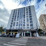 Na Loureiro da Silva, esquina Lima e Silva,  Cidade Baixa.&lt;BR&gt;Apartamento 1 dormitório (originalmente jksão hoje com divisória dormitório e sala com janelas)&lt;BR&gt;Hall de entrada piso cerâmi