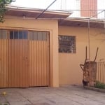 Ótima casa no bairro Sarandi, de alvenaria com 4 dormitórios. Possui sala de estar, sala de jantar, 4 dormitórios sendo 1 suíte, banheiro social, copa cozinha espaçosa, área de serviço e banheiro auxi