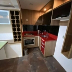 Apartamento JK, mobiliado com móveis planejados reformado por arquiteto, o imóvel dispõe de cozinha integrada, bancadas em selestone. &lt;BR&gt;Permanecerão no imóvel o Cooktop, Forno Elétrico, Chuvei