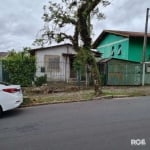 CASA TÉRREA COM 105,00M2 ÁREA CONSTRUÍDA - 03 DORMITÓRIOS - SALA/COZINHA - LAVABO - BANHEIRO SOCIAL - PORÃO COM COZINHA E BANHEIRO - NECESSITA FAZER O ACABAMENTO NA ALVENARIA - REFORMA E PINTURA EXTER