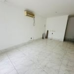 Sala comercial disponível para compra e uso imediato