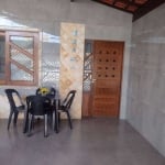 Excelente casa reformada de 02 dormitórios, 02 vagas de garagem. O imóvel está localizado no Vilamar na Vila Caiçara, bairro que vem recebendo e cada vez mais investimentos na infraestrutura, além de 