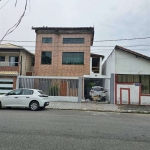 Excelente casa à venda dividida na seguinte conformidade: andar superior: 03 dormitórios, sendo 01 suíte, andar inferior 02 dormitórios, sendo 01 suíte, O imóvel está localizado na Vila Caiçara, bairr