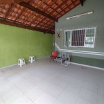 Excelente casa de 03 dormitórios, sendo 01 suíte, 02 vagas de garagem, reformada. O imóvel está localizado no Balneário Maracanã, localização que recebeu diversos investimentos na infraestrutura, prop