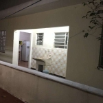 Casa térrea alta, com total de 4 cômodos, sendo 4 dormitórios amplos, 3 banheiros, 2 cozinhas