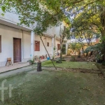 Casa com 3 quartos à venda na Avenida Leonardo Carlucci, 140, Espírito Santo, Porto Alegre