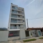 Apartamento com 03 quartos com elevador.