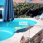 Casa com piscina 3 Q e 1 suite - amplo quintal - paisagismo