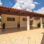 Casa de 200 m² com 04 quartos sendo 03 suítes para alugar por R$ 3.600/mês no Setor Sul - Goiânia