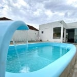 Casa com piscina, área gourmet, churrasqueira e 3 dormitórios!