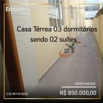 Casa Térrea com 03 Dormitórios sendo 02 Suítes no  Embaré - Santos