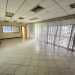 Sala comercial para alugar com banheiro e copa no Comércio 74m2