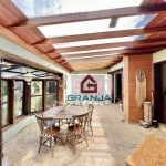 Casa Rústica com 6 suítes, jardim, churrasqueira, ofurô, à venda, 641 m² por R$ 2.600.000 - Granja Viana - Cotia/SP