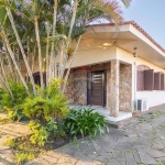 Casa de esquina com 3 dormitórios à venda por R$ 530.000 na Vila Princesa Izabel em Cachoeirinha/RS