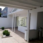 Casa à venda em Itu-SP, Centro: 2 quartos, 1 sala, 2 banheiros, 5 vagas, 140m² de área!