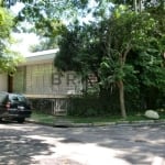 CASA TÉRREA À VENDA NO ALTO DE PINHEIROS - 4 DORMITÓRIOS (1 SUITE), 420M², 2 VAGAS