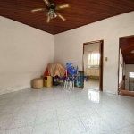 Casa comercial/residencial no centro de Poá; sem garagem; 1 quarto; quintal.