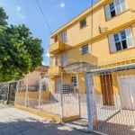 Apartamento térreo semimobiliado de 2 dormitórios no bairro São Geraldo. Living 2 ambientes, cozinha americana com móveis Tok  Stok e fogão cooktop, área de serviço separada, 1 banheiro com hidromassa