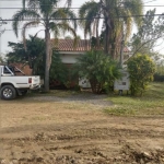 Terreno amplo medindo 10 x 50 com árvores frutíferas e  com uma bela casa com 14 peças, localizado na Ponta Grossa, lugar calmo. Ótimo para investidores. Venha Conferir!