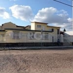 Ampla casa no Bairro Passo D' Areia. Casa com peças amplas, 3 dormitórios, 2 banheiros, sala, cozinha e patio&lt;BR&gt; Parte superior com terraço, 1 dormitório, cozinha e banheiro. 04 vagas de garage