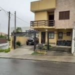 Bruck imóveis vende esta linda casa com 03 dormitórios , 03 banheiros , 01 suite, 03 vagas de garagem , churrasqueira, cozinha mobiliada, planejada, living para 02 ambientes , sancas em gesso , com lu