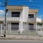 Casa sobrado localizado em Rondinha Nova na Avenida Interpraias norte  composta por três dormitórios sendo uma suite  , sacada com vista para o mar, banheiro  auxiliar ,  sala de estar e jantar integr