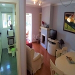 Lindo apartamento mobiliado em Gramado próximo ao Natal Luz com linda vista em todas as peças. 2 Dormitórios sendo uma suite. Living com 2 ambientes, lareira, sacada integrada, banheiro social e cozin