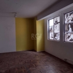 Vende sala comercial / JK com 24,37 m² de área útil na Doutor Flores, podendo ser dividido em quarto/sala. Com piso parquet, posição lateral e com orientação solar norte. Localização privilegiada no C