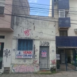 CASA COMERCIAL NA CIDADE BAIXA - Casa Comercial na rua João Alfredo com aproximadamente 50 metros quadrados de área construída. Casa com corredor, sala, cozinha e banheiro. Amplo pátio. Terreno medind