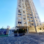 Excelente  apartamento em andar alto, com 1 dormitórios, muito ensolarado e arejado, living,banheiro, cozinha, área de serviço independente. 1 Vaga coberta . A localização do imóvel está no coração do