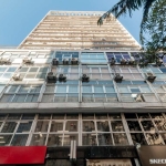 Vende andar inteiro na Otavio Rocha,  baixamos o preço de R$ 1.056.000,00 para R$ 690.000,00!&lt;BR&gt;11 salas todas com banheiro, vista para o Guaíba, desocupadas. Edifício possui elevadores, portar