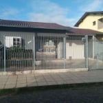 ÓTIMA CASA!!!Com  03 dormitórios, vaga de garagem fechada, sala de estar, jantar, cozinha, banheiro, área de serviço,  pátio, toda gradeada em ótima localização. Consulte um de nossos corretores espec