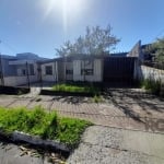 Casa 4 dormitórios, 1 suíte, sala de estar e jantar, banheiro social, cozinha, área de serviço, churrasqueira, vaga de garagem, pátio. Agende uma visita com um dos nossos corretores especialistas.