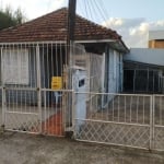 Em terreno de 11,00 por 33,00 excelentes contruções ( 3 residências, mistas, com entradas independentes) no Bairro Cavalhada . Pátio na frente. &lt;BR&gt;Casa 1-  2 dormitorios, 1 sala, 1 cozinha, 1 b