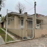 Ótima casa no bairro Vila Nova com 3 dormitórios, living 2 ambientes, cozinha , 2 banheiros. &lt;BR&gt;Terreno de 1227, 00 m².