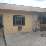 Casa 5 dormitórios, 4 vagas de garagem, no bairro Belém Novo, Porto Alegre/RS   &lt;BR&gt;    &lt;BR&gt;  &lt;BR&gt;Duas casas em Belém Novo, 3200 metros quadrados de terreno total, duas piscinas.&lt;