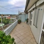 Apartamento de 01 dormitórios com cobertura Bairro Tristeza Porto Alegre/RS.&lt;BR&gt;  &lt;BR&gt;Linda Cobertura  de 01 dormitório. Na parte inferior living com espaço para gabinete, cozinha com armá