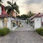 Casa de alto padrão na Zona Sul de Porto Alegre. São 03 dormitórios, sendo 01 suíte com hidro e 02 vagas de garagem cobertas e escrituradas. &lt;BR&gt;&lt;BR&gt;Conta ainda com Sala de Estar com Larei