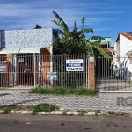 Vendo casa com 2  dormitórios, sala, cozinha, 2 banheiros, garagem para  2 carros, terreno 10 X 34m , &lt;BR&gt;Com estrutura para + 1 piso, ao fundo casa alvenaria  com 1 dormitório e  demais  peças.