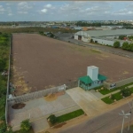 Terreno localizado no bairro Anchieta/São João, com guarita, portão eletrônico, cerca de cimento pré-moldado, água encanada, energia elétrica e pavimentado com argila e saibro.&lt;BR&gt;Licença aprova