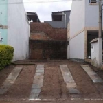 Excelente terreno em condomínio fechado com projeto aprovado de uma construção de 160  m²,  condomínio oferece  piscina adulto e infantil, salão de festas, churrasqueira, playground e portaria virtual