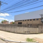 Pavilhão de esquina, com 2.700 m2, em terreno de 36m x 100m.&lt;BR&gt;Área de Estacionamento interno com 660 m2.&lt;BR&gt;Pé direito de 10m.&lt;BR&gt;&lt;BR&gt;Sala de Controle de Segurança e acesso d