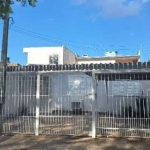 Casa a venda no Parque dos Maias. Na frente dois dormitorios, sala de estar e jantar, cozinha e banheiro. Nos fundos um amplo pátio mais salão de festas com churrasqueira, banheiro e dependencia de em