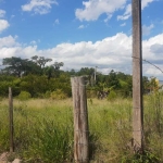 Excelente localização, terreno com 10 metros de frente com com 30 metros de fundos, tendo sua frente com a João Antônio da Silveira 3401, fácil acesso e próximo a supermercados com linhas de transport