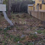 Ótima oportunidade de adquirir um terreno de 300m², localizado na Rua Hortensias do Varejao, Lami. &lt;BR&gt;Este terreno possui topografia plana, ideal para construção.&lt;BR&gt;A localização é privi