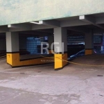 Box em prédio garagem com elevador, localizado no Centro Histórico, possuindo portaria 24 horas com manobrista na praça Dom Feliciano, próximo a Santa Casa. Durante a semana entra  pela Pinto Bandeira