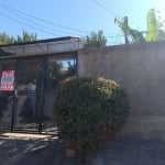 Casa na Lomba do Pinheiro de 2 dormitórios,  sala, cozinha e banheiro social. Na parte da frente possui uma garagem para um carro. Possui mais 2 casas, sendo cada uma com uma peça  Próximo ao Mercado 