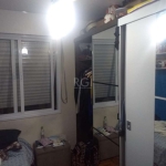 Apartamento de três dormitórios e uma vaga rotativa no Bairro Cavalhada em Porto Alegre. Excelente apartamento, living para dois ambientes, cozinha com móveis planejados,  banheiro social e dois split