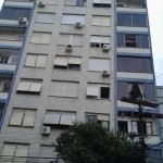 Excelente apartamento tipo Kitnet, na Cidade Baixa, com dormitório sala, cozinha e banheiro social.,bem arejado e ensolarado. Aceita FGTS e Financiamento. Localizado na José do Patrocínio, prédio com 